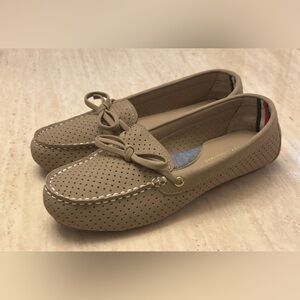 Tommy Hilfiger Womens Loafers Flat Slip-on Perforated Boat Shoes, Size 8